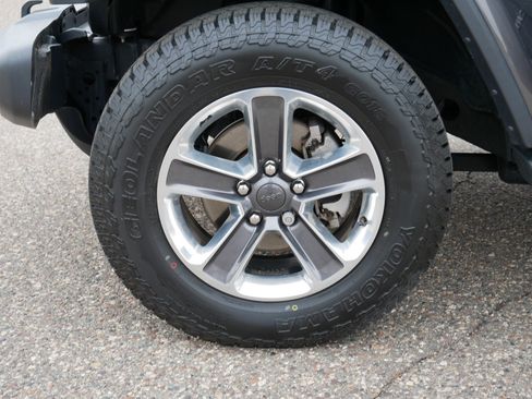 Used 2020 Jeep Wrangler Unlimited Sahara image 15