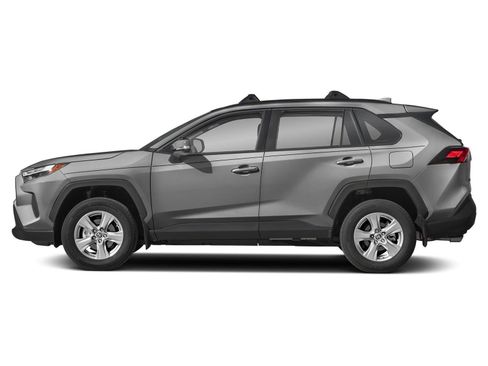 Used 2022 Toyota RAV4 XLE w/ Convenience Package FWD image 12
