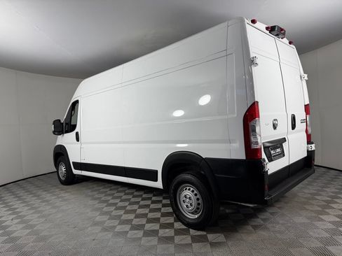 Used 2025 RAM ProMaster 2500 w/ Convenience Group FWD image 8