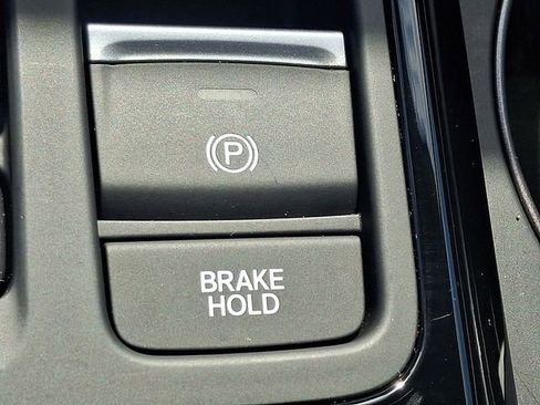 Used 2025 Honda Pilot EX-L image 24