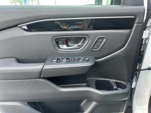 New 2025 Honda Pilot Touring image 25