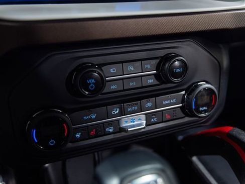 Used 2023 Ford Bronco Heritage Edition AWD/4WD image 17