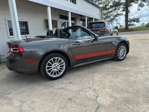 Used 2018 FIAT 124 Spider Classica w/ Technology Group image 9