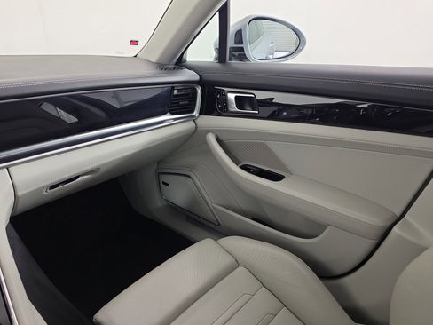 Used 2021 Porsche Panamera 4S AWD/4WD image 36
