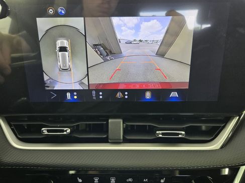 New 2026 Chevrolet Equinox LT w/ Safety and Technology Package FWD image 18