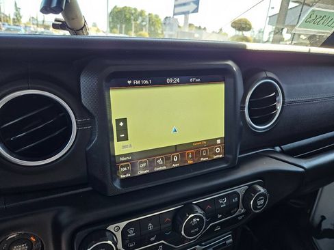 Used 2020 Jeep Gladiator Overland AWD/4WD image 22