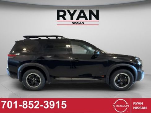 Certified 2023 Nissan Pathfinder Rock Creek image 6