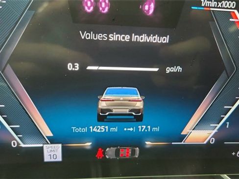 Used 2024 BMW 740i image 38