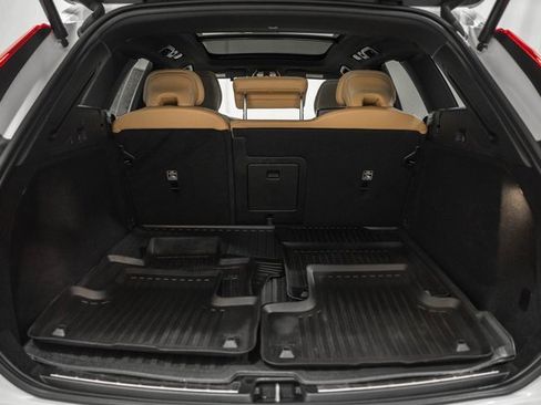 Used 2022 Volvo XC60 B5 Inscription w/ Climate Package image 8