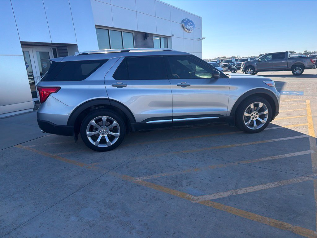 Used 2020 Ford Explorer Platinum w/ Premium Technology Package AWD/4WD image 9