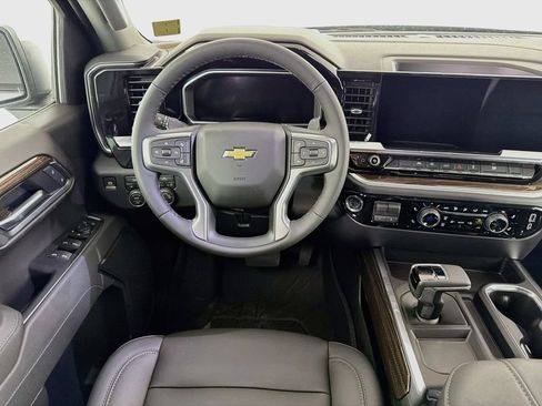 New 2026 Chevrolet Silverado 1500 LT w/ Leather Package AWD/4WD image 18