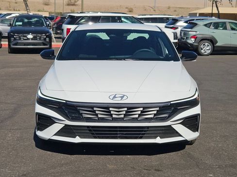 New 2026 Hyundai Elantra SEL FWD image 2