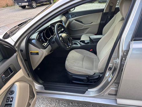 Used 2013 Kia Optima LX image 10