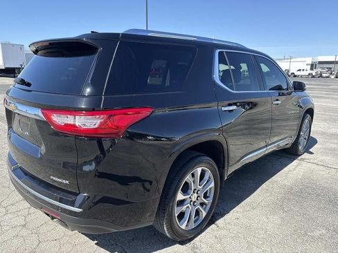 Used 2021 Chevrolet Traverse Premier FWD image 4