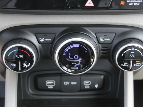 New 2026 Hyundai Venue SEL FWD image 22