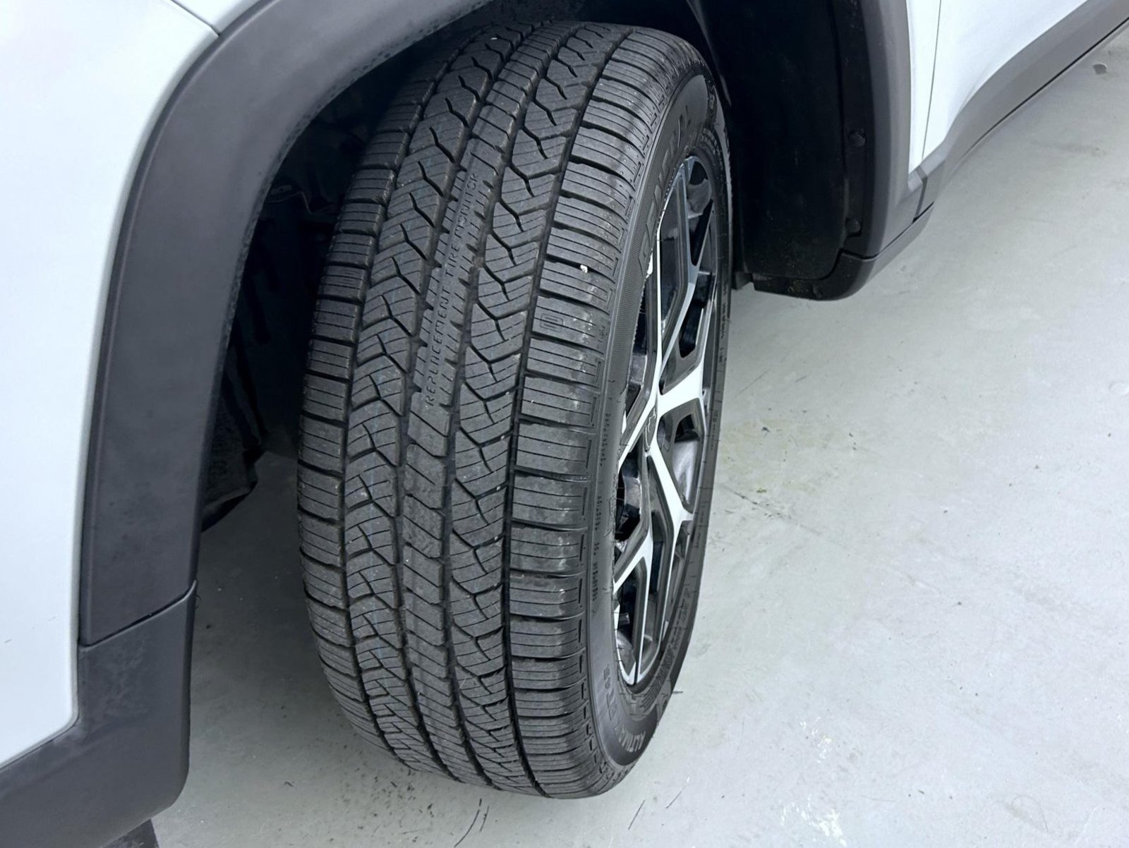 Certified 2025 Jeep Compass Limited AWD/4WD image 24