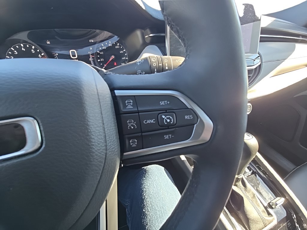 Used 2025 Jeep Compass Limited AWD/4WD image 19