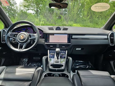 Certified 2023 Porsche Cayenne Platinum Edition AWD/4WD image 12