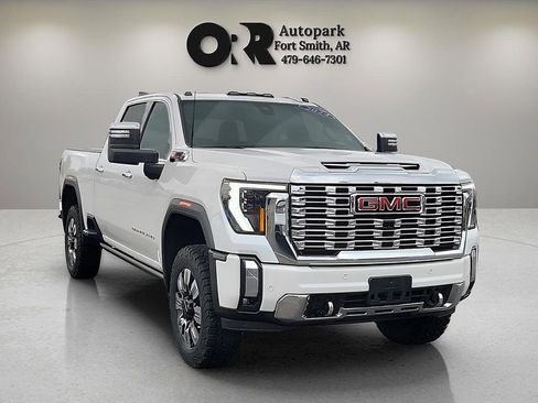 Used 2024 GMC Sierra 2500 Denali w/ Denali Reserve Package AWD/4WD image 1