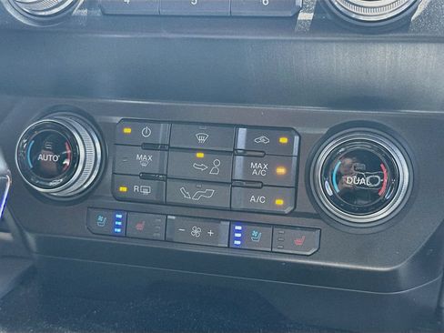 Used 2019 Ford F150 Platinum w/ Equipment Group 701A Luxury AWD/4WD image 16