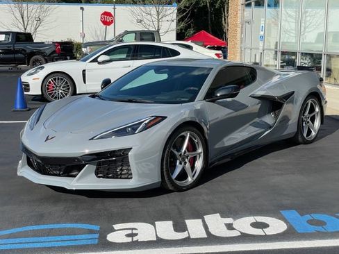 Used 2025 Chevrolet Corvette E-Ray AWD/4WD image 9