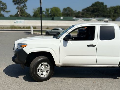 Used 2023 Toyota Tacoma SR RWD image 11