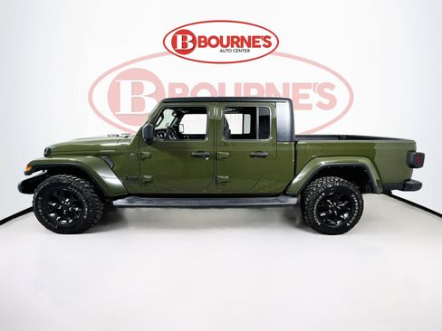 Used 2022 Jeep Gladiator Sport AWD/4WD image 6