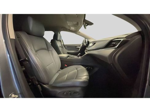 Used 2018 Buick Enclave Essence image 18