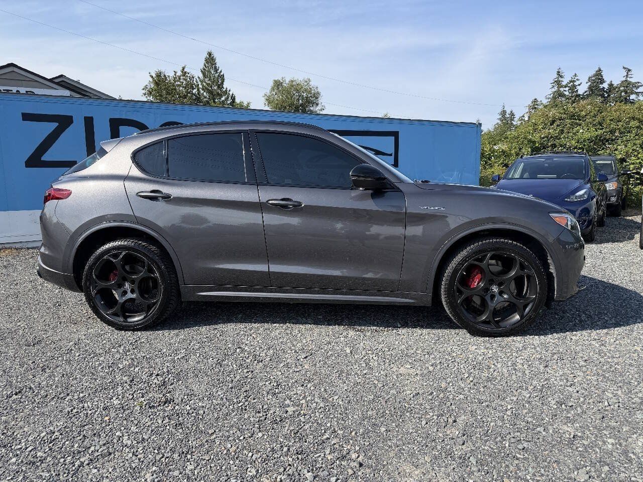 Used 2022 Alfa Romeo Stelvio Veloce AWD/4WD image 2