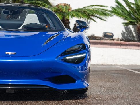 Used 2025 McLaren 750S Spider RWD image 6
