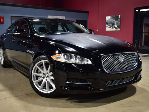 Used 2013 Jaguar XJ image 6