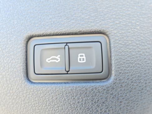 New 2025 Audi Q8 Premium Plus image 13