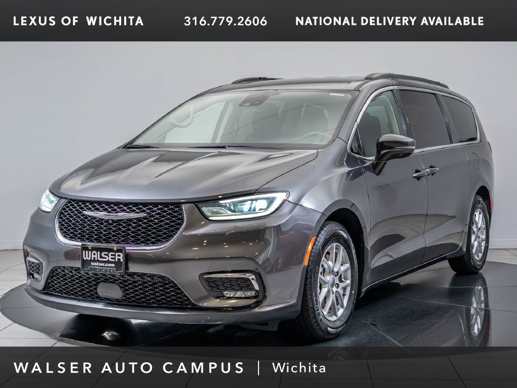Used 2022 Chrysler Pacifica Touring-L FWD image 1