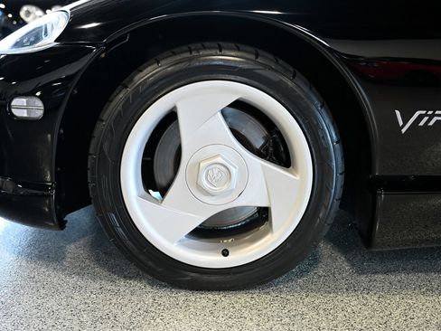 Used 1994 Dodge Viper RT/10 RWD image 16