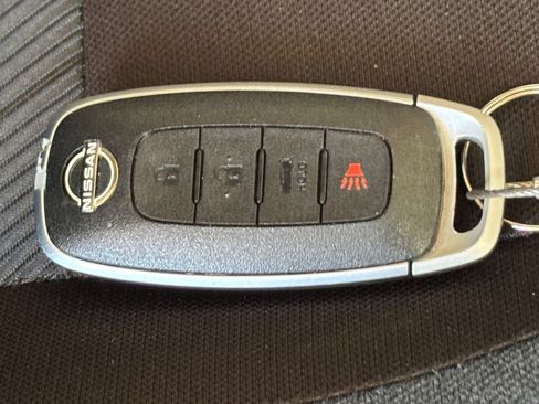 Used 2025 Nissan Versa SV FWD image 21