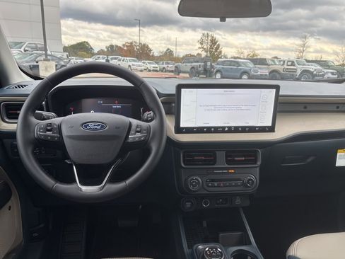 Used 2025 Ford Maverick Lariat w/ 4K Tow Package image 16