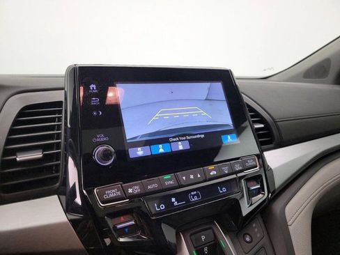 Used 2024 Honda Odyssey EX-L image 3