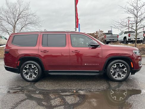 Used 2023 Jeep Wagoneer Series III w/ Preferred Equipment Group image 15