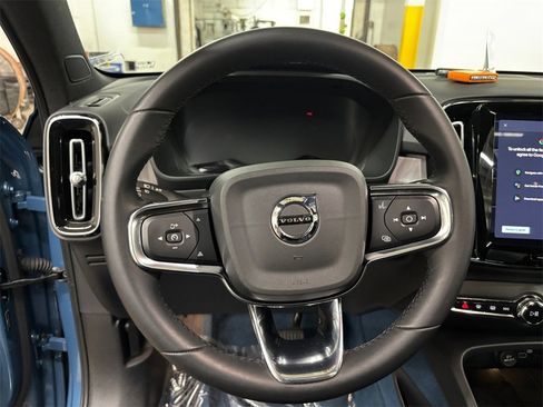 Certified 2023 Volvo XC40 Recharge Ultimate w/ Protection Package Premier image 21