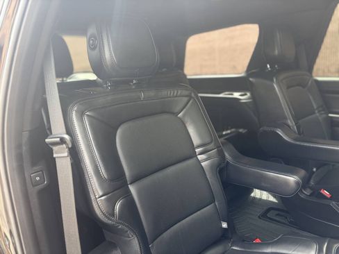 Used 2019 Lincoln Navigator Reserve w/ Cargo Package AWD/4WD image 18