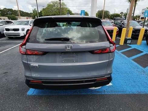 Used 2023 Honda CR-V LX image 7