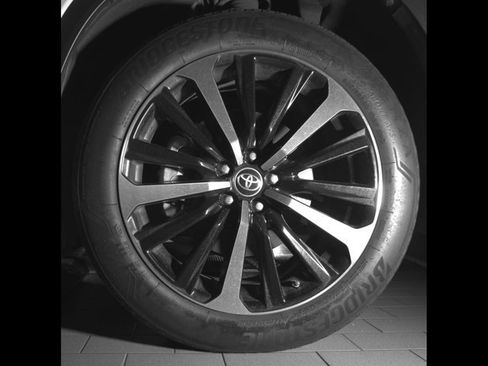 Used 2021 Toyota Highlander XSE image 9