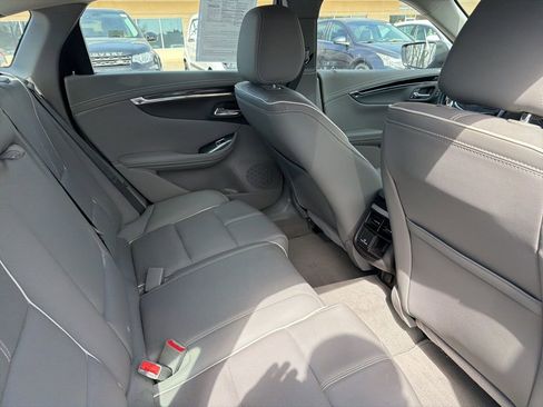Used 2018 Chevrolet Impala Premier w/ Premier Confidence Package image 14