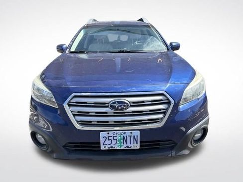 Used 2017 Subaru Outback 2.5i Premium AWD/4WD image 3