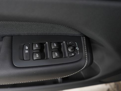 Used 2023 Volvo XC60 T8 Polestar image 22