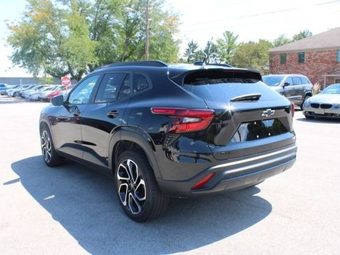 Used 2024 Chevrolet Trax RS w/ Sunroof Package FWD image 35