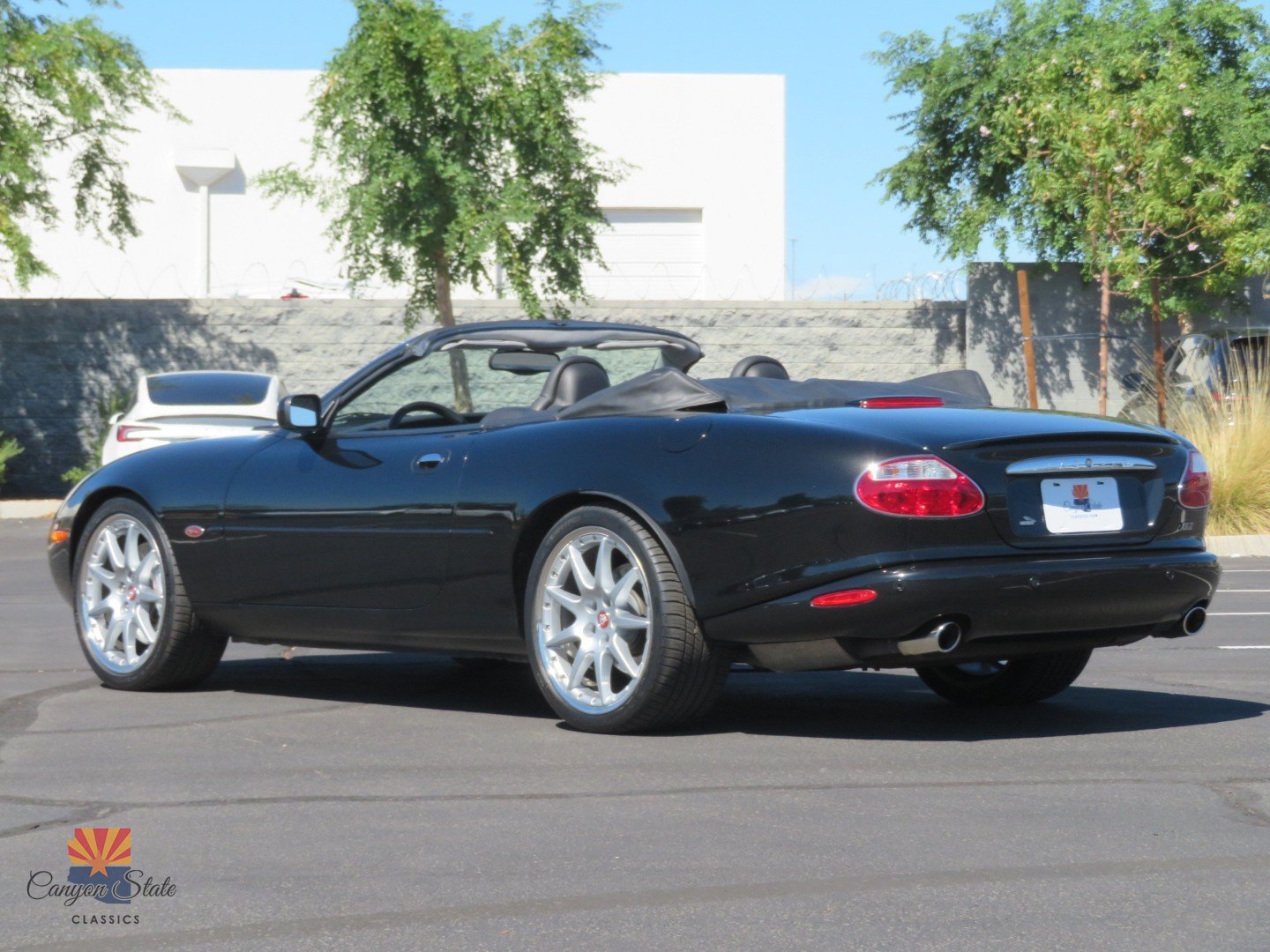 Used 2002 Jaguar XK8 Convertible RWD image 13