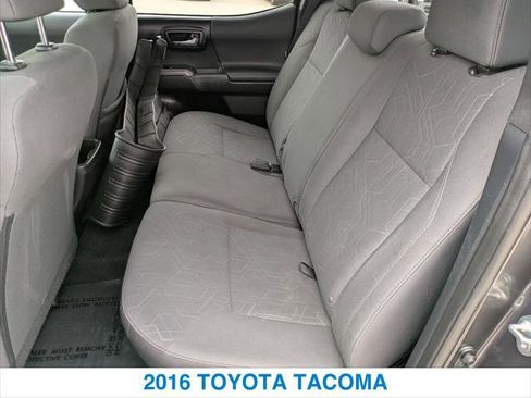 Used 2016 Toyota Tacoma TRD Off-Road image 22