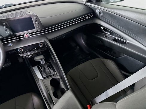 Certified 2021 Hyundai Elantra SEL image 25