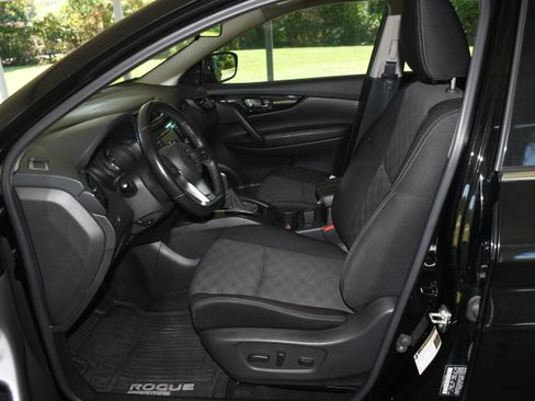 Used 2019 Nissan Rogue Sport SV w/ Technology Package FWD image 5
